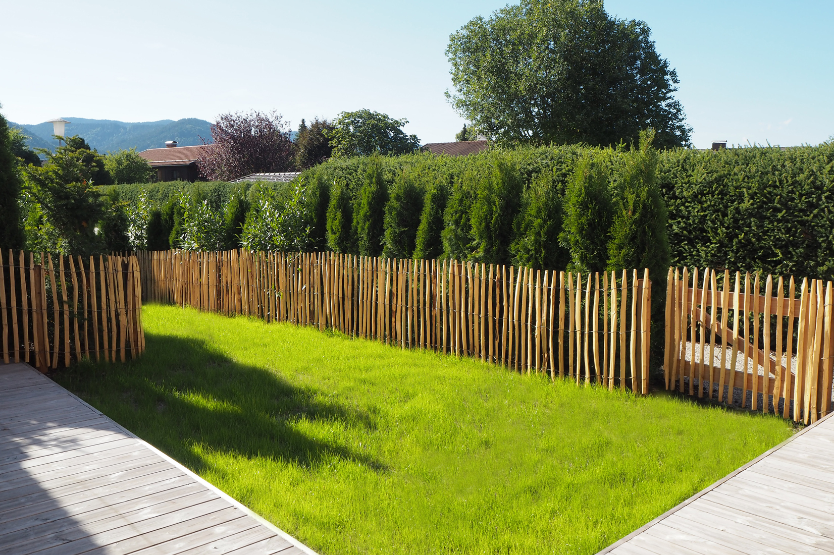 Vermietung Ferienhaus am Tegrnsee Rottach-Egern Terasse und Garten