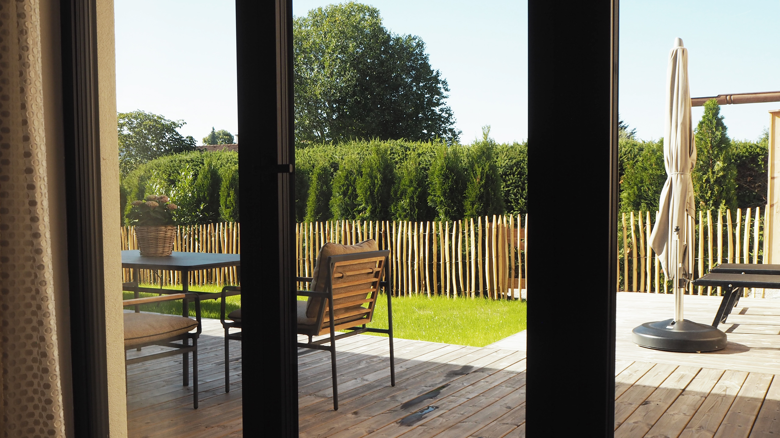 Vermietung Ferienhaus am Tegrnsee Rottach-Egern Terasse und Garten